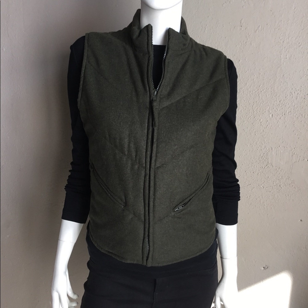 Gap recycled wool vest
